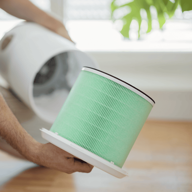 ecoQ CleanAir 300+: Moderner Luftreiniger mit HEPA-Filter und Aktivkohlefilter für saubere Luft in Wohnräumen.