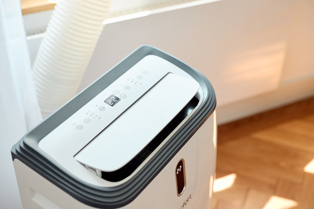 Mobiles Klimagerät ecoQ CoolAir 12+ mit WiFi-Fernsteuerung, geeignet für Räume bis 35 m².