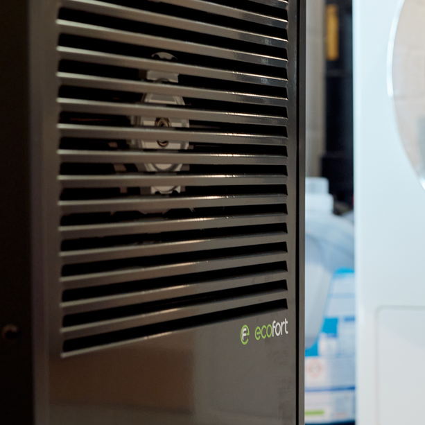 ecodry CaveMaster Luftentfeuchter in Granite Grey mit 10.2 l/24h Entfeuchtungsleistung und 6 l Wassertank.