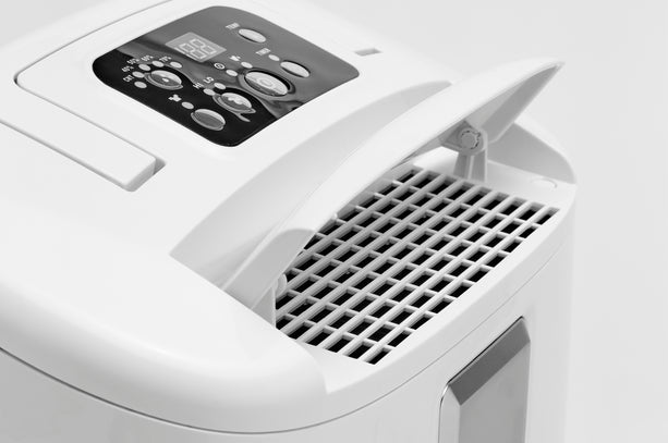 ecoQ DryAir 20L Luftentfeuchter mit Hygrostat und 5L Wassertank für optimale Feuchtigkeitsregulierung.