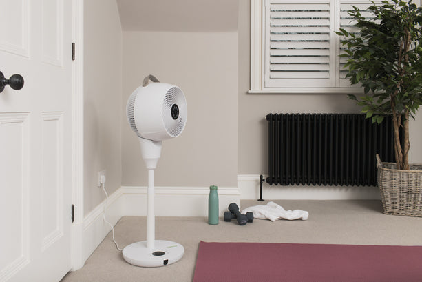 Meaco Air360° Standventilator mit Multi-Swing Funktion und ultraleisem Betrieb für angenehme Raumluft.