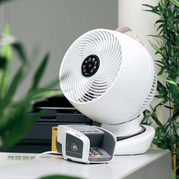 Meaco Air360° Tischventilator mit Multi-Swing-Funktion, ultra-leise und Fernbedienung, ideal für jedes Zimmer.