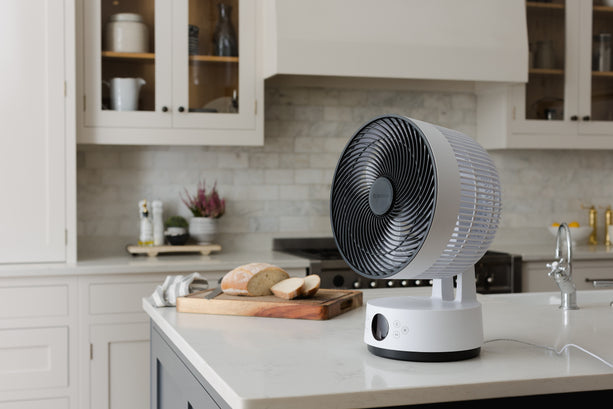 Meaco Sefte® Tischventilator mit Fernbedienung und leiser Betriebsmodi.