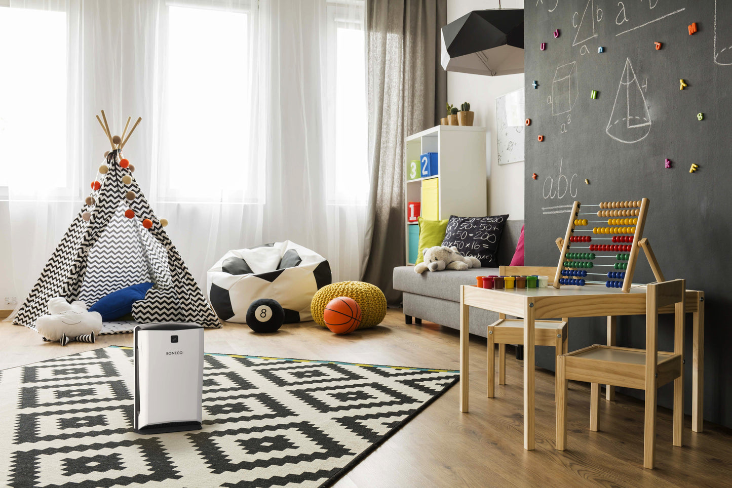 Boneco P340 Luftreiniger mit Aktivkohlefilter und HEPA-Filter H13, für Räume bis 21 m² geeignet.
