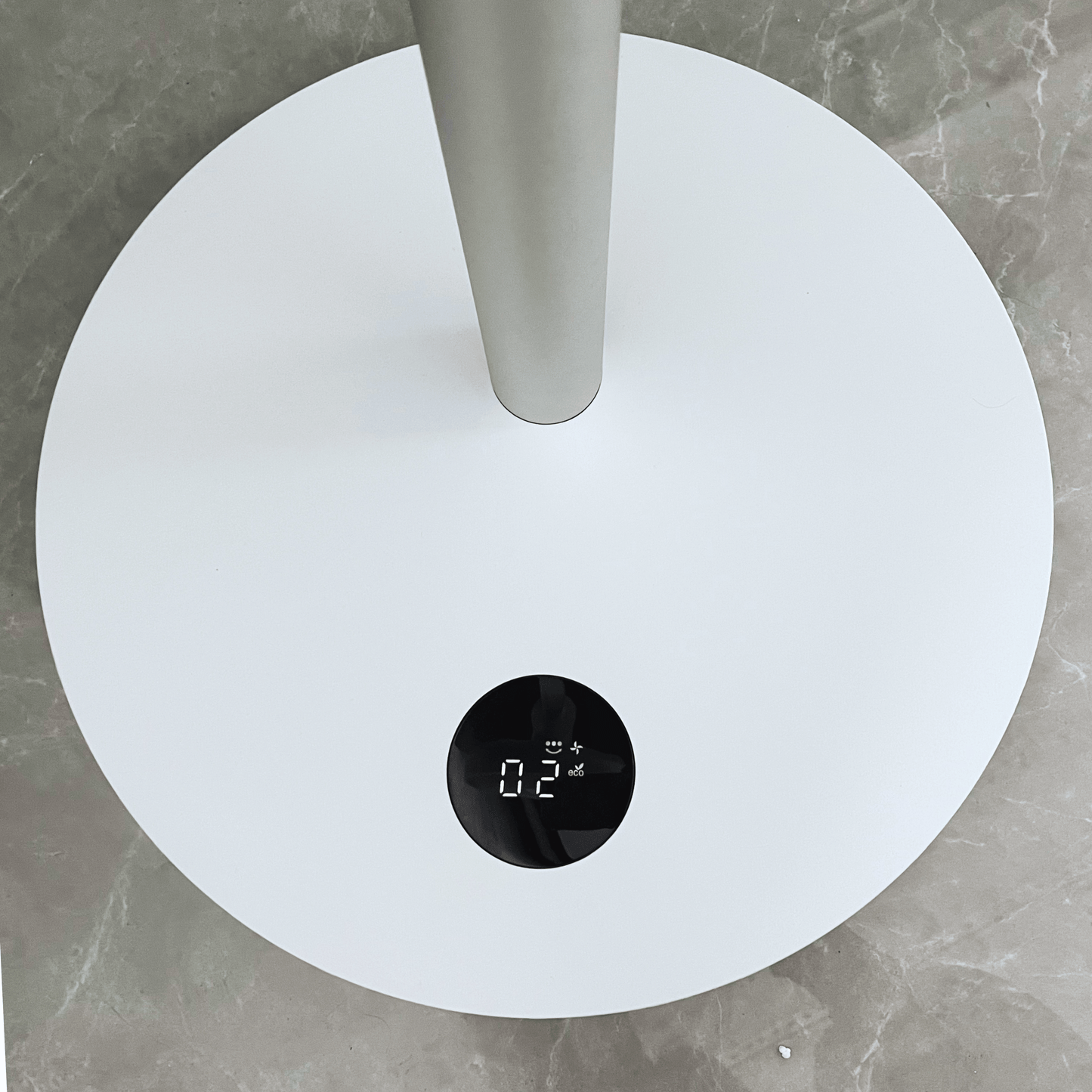 ecoQ SilentAir Grande: Hochleistungsstandventilator mit leiser eco-Funktion, 68.9 - 81.4 cm höhenverstellbar.