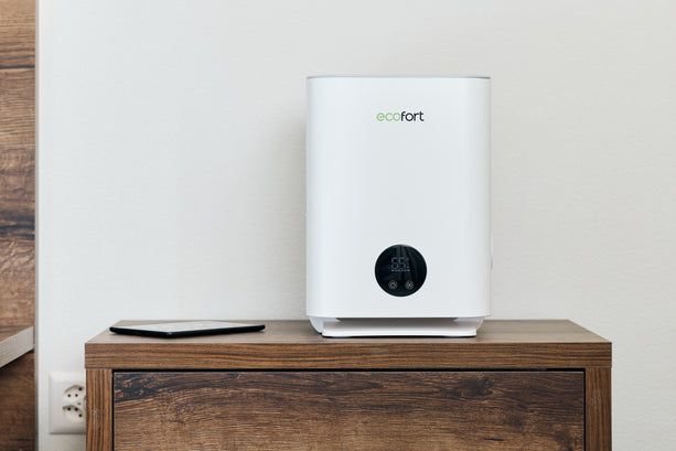 ecoQ HumidAir E250+ Luftbefeuchter mit zwei Betriebsstufen, Auto-Mode und UV-Licht Technologie.
