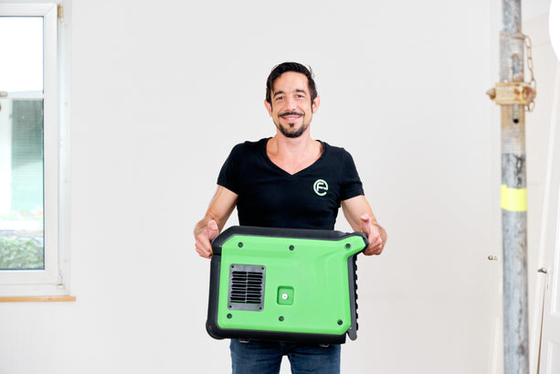 ecodry Pro 35C - Ultra-kompakter Bautrockner mit integrierter Pumpe und Hygrostat für effiziente Luftentfeuchtung.
