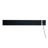 Wandmontierter ecoheat HeatBAR comfort+ Infrarotstrahler mit 1800 Watt Heizleistung und Fernbedienung.