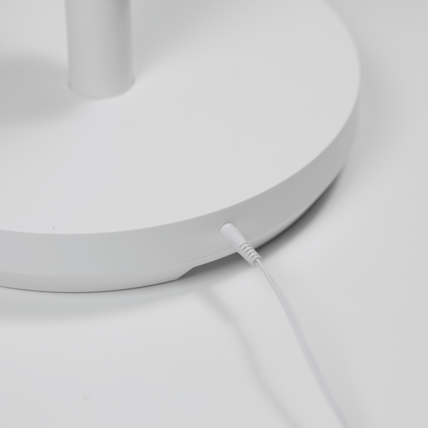Der ecoQ SilentAir Due vereint Komfort & Design: leise, höhenverstellbar, appfähig und ideal für flexible Platzierung in jedem Raum.