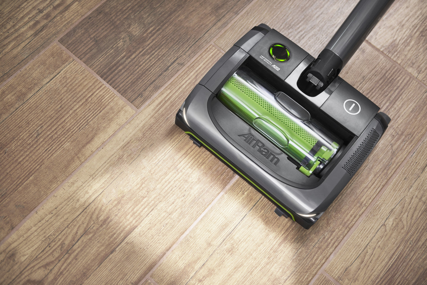 Gtech AirRam kabelloser Staubsauger mit Li-Ion Akku und waschbarem Dauerfilter.