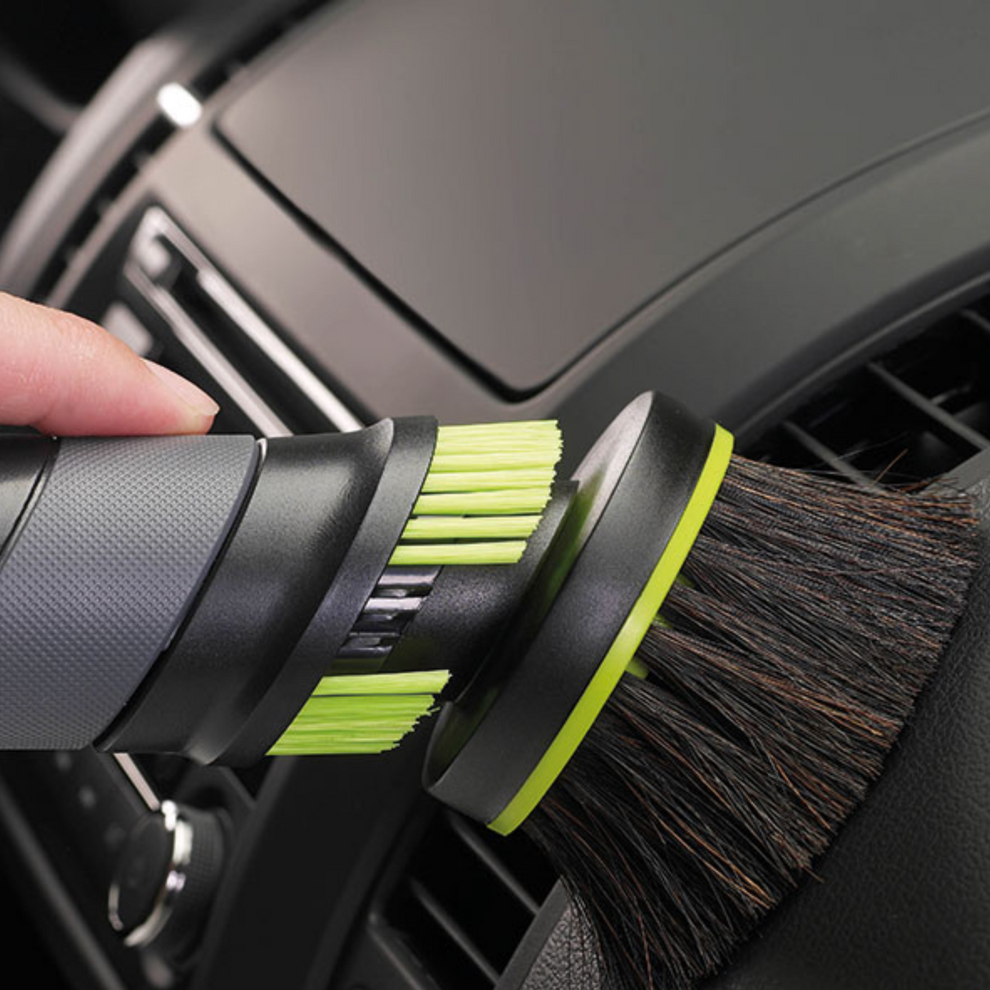 Gtech Car Kit mit abwaschbarem Polyester, inklusive 3 Aufsätzen und praktischer Tasche für die Fahrzeugreinigung.