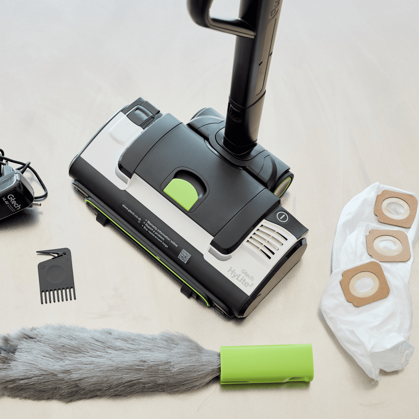Kompakt, sauber, kabellos: Der Gtech HyLite 2 ist der ideale Staubsauger für moderne Haushalte. Flexibel einsetzbar dank 2-in-1 Funktion.