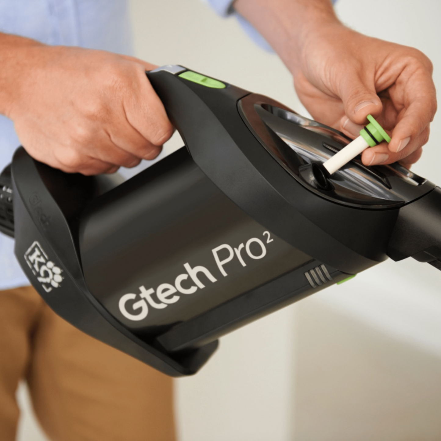 Gtech Pro Bag 2 K9 kabelloser Staubsauger mit 2000 mAh Akku, 40 min Laufzeit und 1.5 l Beutelvolumen.