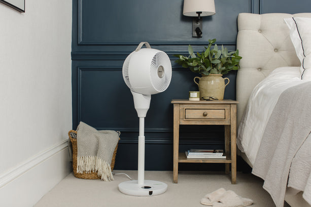Ultraleiser Meaco Air360° Standventilator mit Multi-Swing-Funktion und Fernbedienung, ideal für jedes Zimmer.