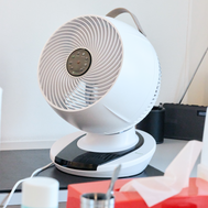 Meaco Air360° Tischventilator mit Multi-Swing-Funktion und ultra-leisem Betrieb ab 20 Dezibel.
