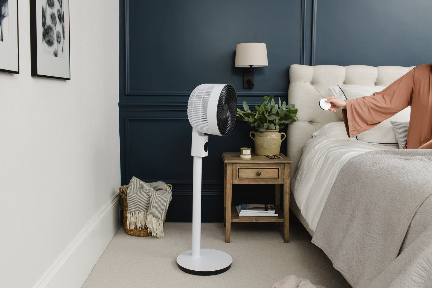 Meaco Sefte Pedestal Standventilator mit 3 Höheneinstellungen und Nacht-Modus.