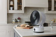 Meaco Sefte® Tischventilator mit Fernbedienung und leiser Betriebsmodi.